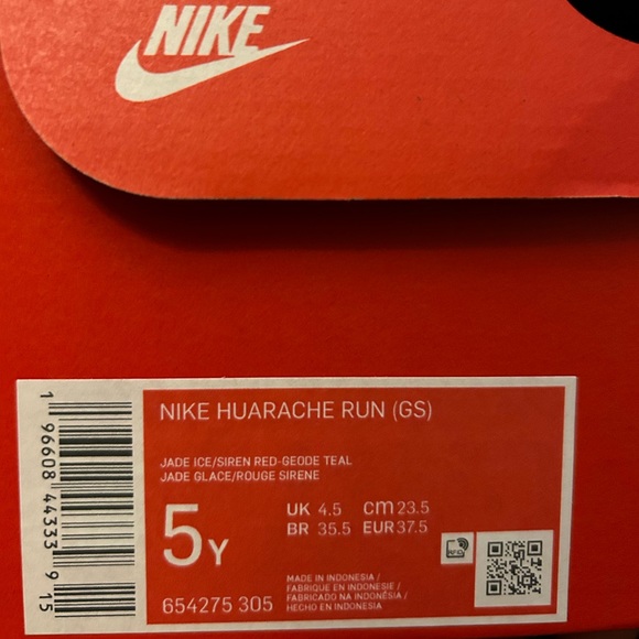 Selling Nike shoes purchased for Christmas but were too small when arrived. - Picture 5 of 5